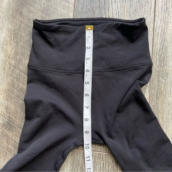 Lululemon High Rise Reveal Precision Tights in Black Size 2 Laser Cut Mesh Leg - Picture 7 of 12